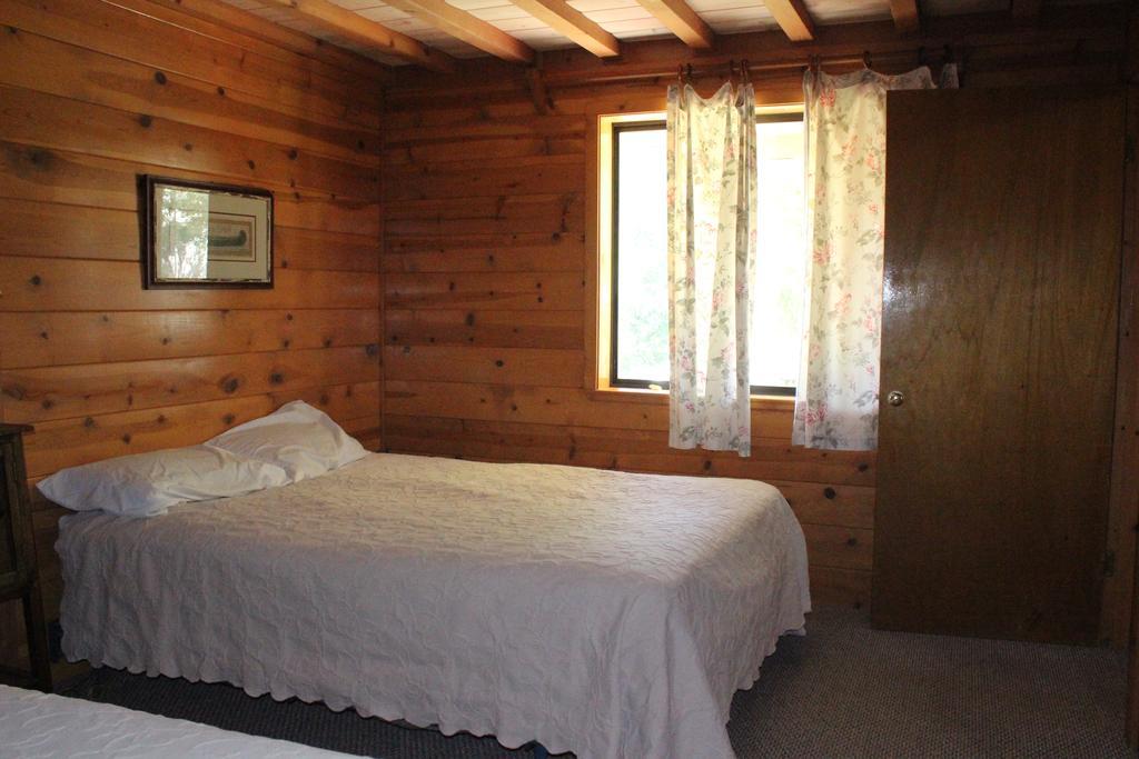 Twin Lakes Resort Bridgeport Ruang foto
