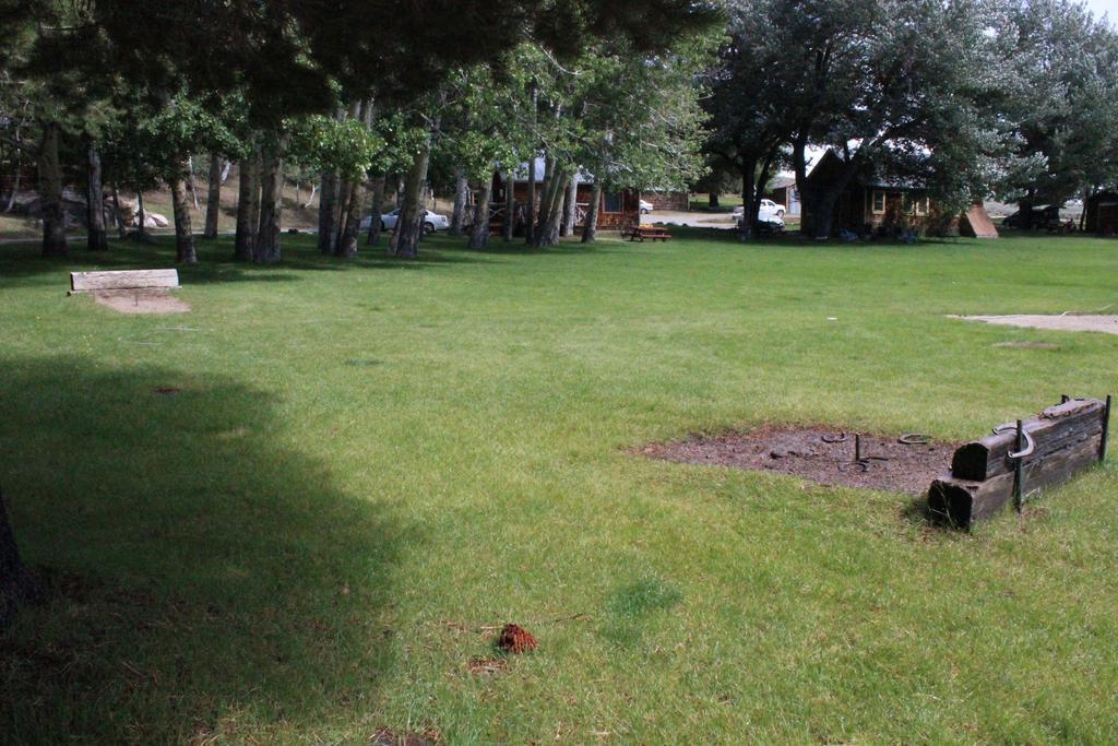 Twin Lakes Resort Bridgeport Bagian luar foto