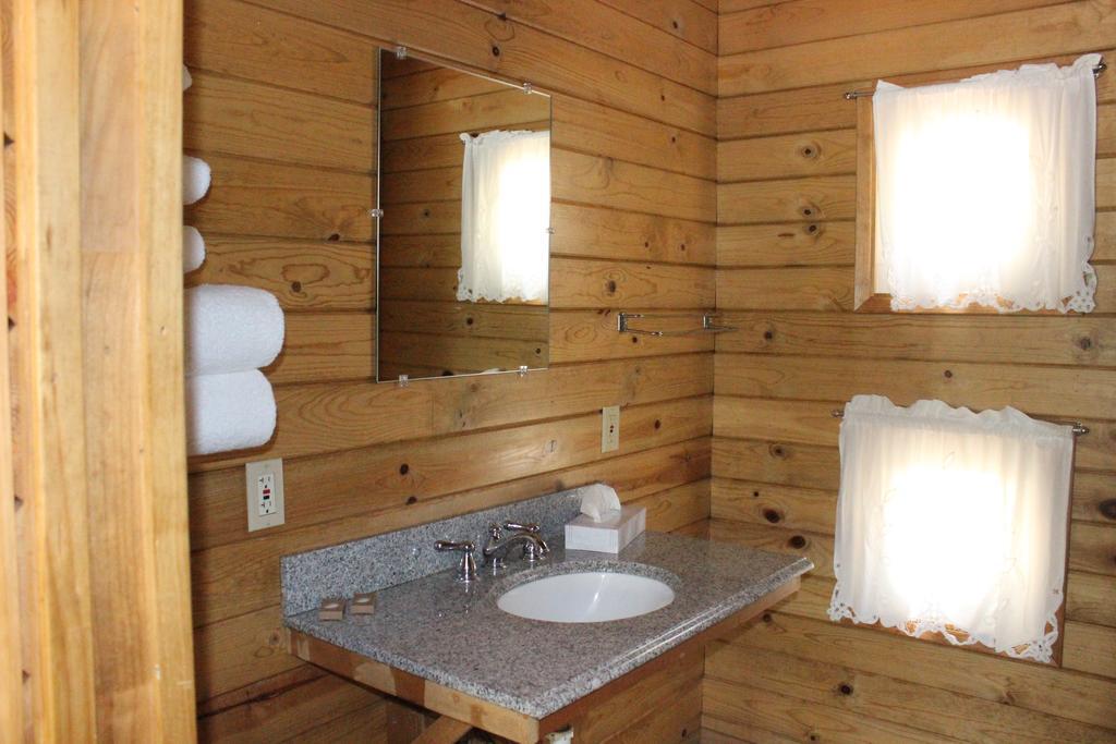 Twin Lakes Resort Bridgeport Ruang foto