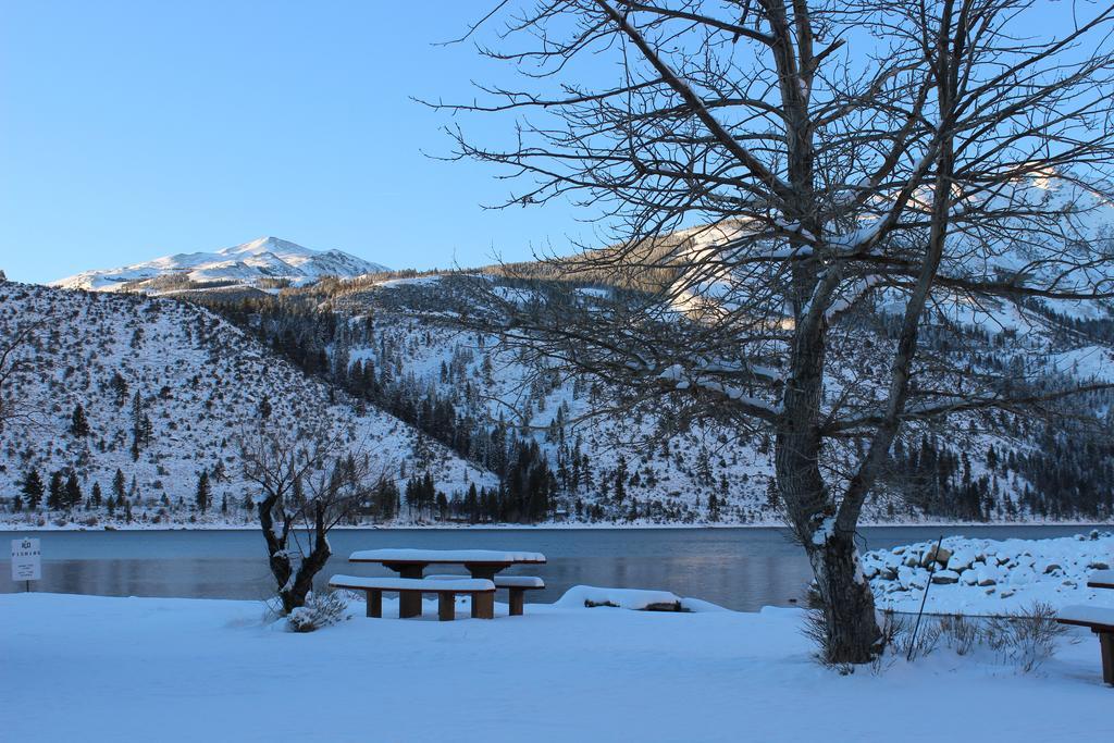 Twin Lakes Resort Bridgeport Bagian luar foto