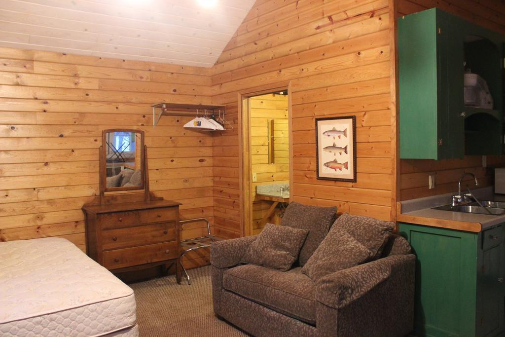 Twin Lakes Resort Bridgeport Bagian luar foto