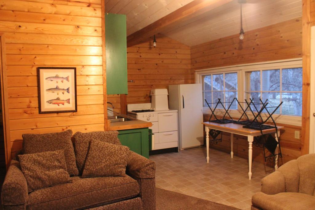 Twin Lakes Resort Bridgeport Bagian luar foto